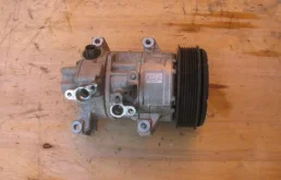 Компрессор кондиционера для Toyota RAV4 2003 года на фотографиях