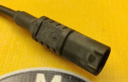 Датчик ABS передний правый для Mercedes-Benz E class на фотографиях