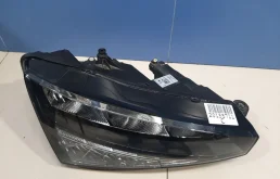 Фонарь правый для Skoda Rapid 2025 года на фотографиях