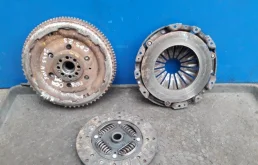 Маховик для Nissan Pathfinder 2005 года на фотографиях