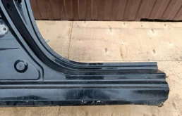 Порог правый для Hyundai Solaris 2014 года на фотографиях