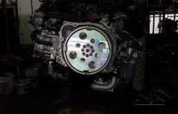 Двигатель для Subaru Legacy 2005 года на фотографиях