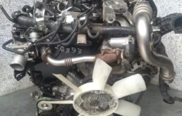 Двигатель для Nissan Navara 2008 года на фотографиях