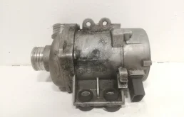 Насос охлаждающей жидкости ДВС(Помпа) для BMW X3 на фотографиях