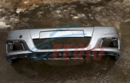 Бампер передний для Opel Vectra 2002 года на фотографиях