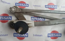 Трапеция стеклоочистителей для Nissan Almera Classic 2010 года на фотографиях