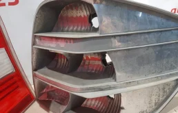 Фонарь внешний правый для Mercedes-Benz M class 2005 года на фотографиях