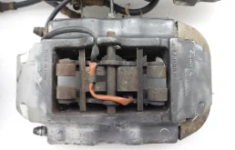 Суппорт задний левый для Audi Q7 2015 года на фотографиях