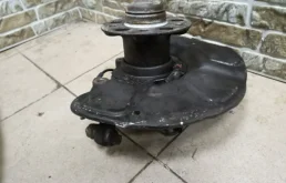 Кулак поворотный правый для Mercedes-Benz E class на фотографиях