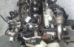 Двигатель для Nissan Navara 2008 года на фотографиях