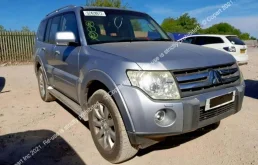 Кулак поворотный левый для Mitsubishi Pajero на фотографиях