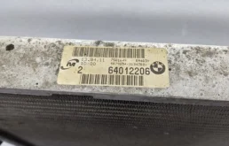 Радиатор охлаждения ДВС для BMW 3er 2007 года на фотографиях