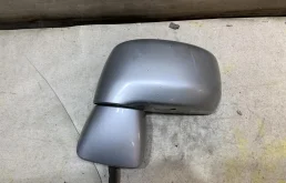 Стекла и зеркала для Nissan Tiida на фотографиях