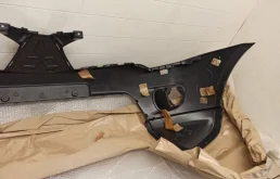 Бампер передний для Mitsubishi Pajero Sport на фотографиях