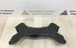 Подрамник двигателя для Hyundai Solaris 2014 года на фотографиях