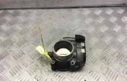 Дроссельная заслонка для Mercedes-Benz C class 2002 года на фотографиях