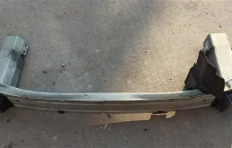 Усилитель переднего бампера для Opel Zafira 2013 года на фотографиях