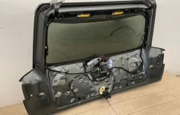 Дверь багажника для Audi Q7 на фотографиях