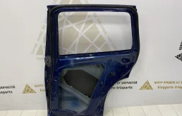 Накладка на дверь задняя правая для BMW X3 2019 года на фотографиях