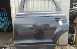 Уплотнитель передней правой двери для Audi Q7 2008 года на фотографиях