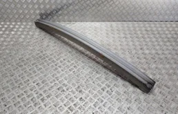 Усилитель переднего бампера для Ford Explorer на фотографиях