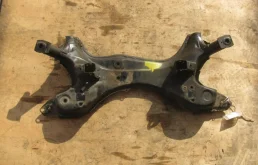 Подрамник двигателя для Toyota Corolla на фотографиях