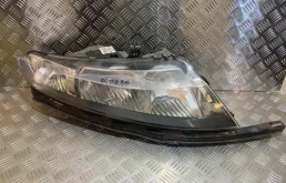 Фара правая для Honda Civic 2005 года на фотографиях