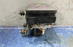 Блок ABS для Audi Q7 2008 года на фотографиях