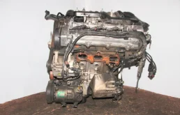 Двигатель без навесного для Kia Carnival 2007 года на фотографиях