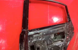 Двери для Infiniti FX 2014 года на фотографиях