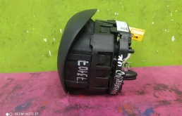 Подушка безопасности водителя для Skoda Rapid 2017 года на фотографиях