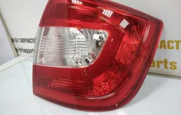 Фонарь правый для Skoda Rapid 2014 года на фотографиях