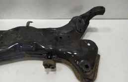 Подрамник двигателя для Hyundai Solaris 2014 года на фотографиях