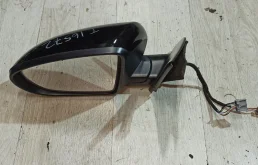 Стекла и зеркала для Nissan Qashqai 2011 года на фотографиях