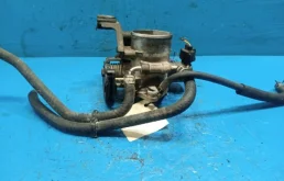 Дроссельная заслонка для Toyota RAV4 2002 года на фотографиях