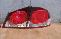 Фонарь левый для Honda Civic 2010 года на фотографиях