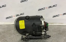 Противотуманка (ПТФ) передняя правая для Volvo C30 2009 года на фотографиях