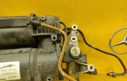 Компрессор пневмоподвески задний для Porsche Cayenne на фотографиях