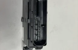 Блок управления стояночным тормозом для Audi A8 2008 года на фотографиях