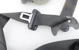 Ремень безопасности передний левый для Kia Rio 2014 года на фотографиях