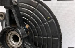 Кулак поворотный правый для Mercedes-Benz M class 2001 года на фотографиях