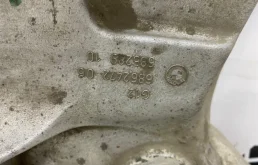 Подрамник двигателя для BMW 5er 2016 года на фотографиях