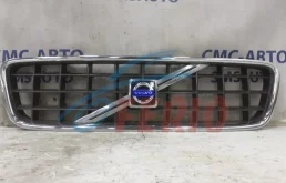 Решетка радиатора для Volvo S60 2010 года на фотографиях