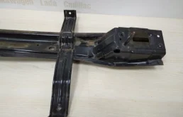 Усилитель заднего бампера для Hyundai Solaris 2011 года на фотографиях