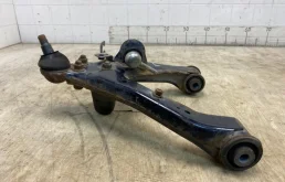 Рычаг задний левый верхний для Mitsubishi Pajero на фотографиях