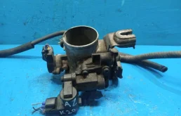 Дроссельная заслонка для Toyota RAV4 2002 года на фотографиях