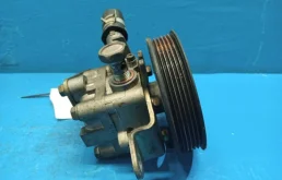 Насос ГУР для Nissan X-Trail на фотографиях