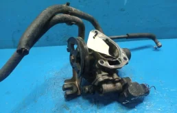 Дроссельная заслонка для Toyota RAV4 2002 года на фотографиях