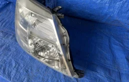 Фары для Toyota Alphard 2008 года на фотографиях