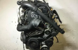 Двигатель без навесного для Volkswagen Polo 2000 года на фотографиях